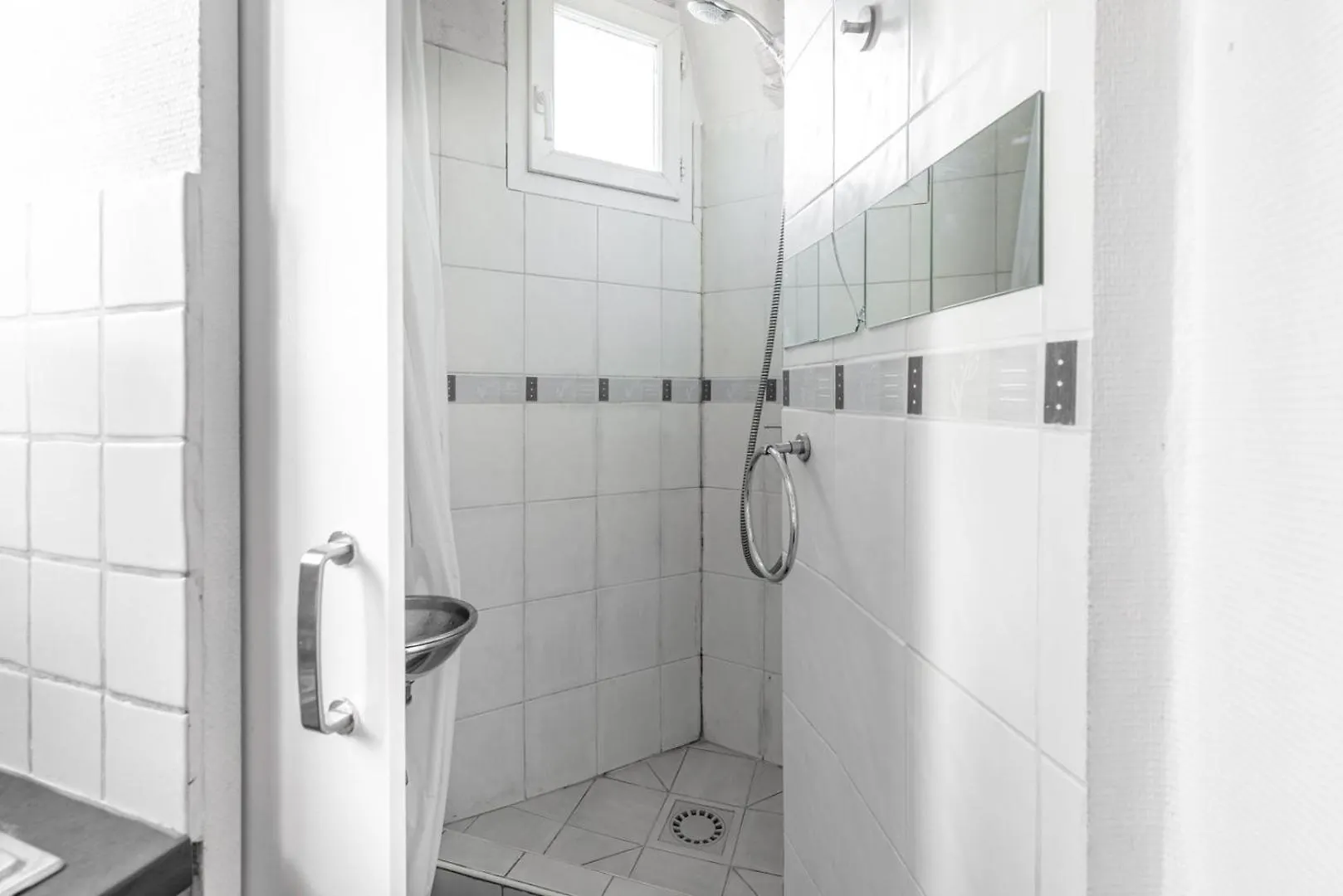 Guestready - Nice And Comfortable Apt In The 18Th Apartment Paris France